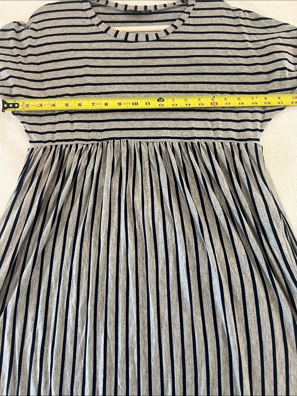 Suzanne Betro Women’s Gray with Black Stripes Short Sleeve Midi Dress Sz XL - Picture 12 of 15
